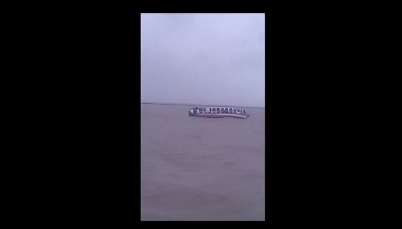 Cell Phone Video Captures Sinking of Bangladesh Ferry, 133 Still Missing