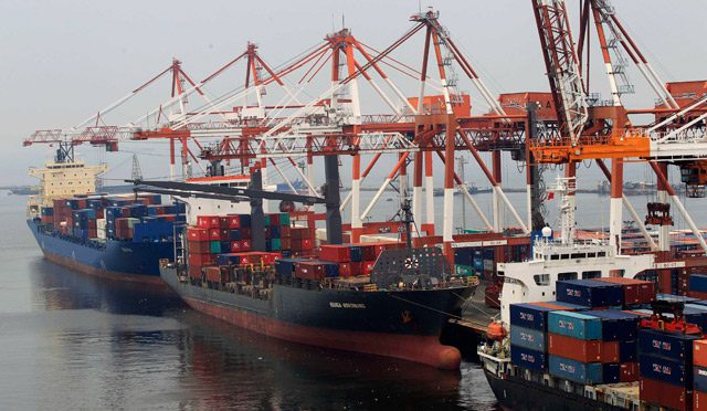 manila shipping cargo containerships