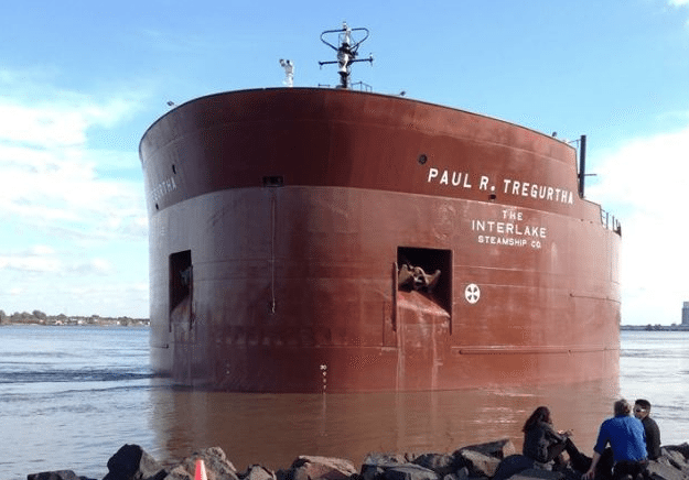 Famous Laker ‘Paul R. Tregurtha’ Runs Aground in Duluth – Video