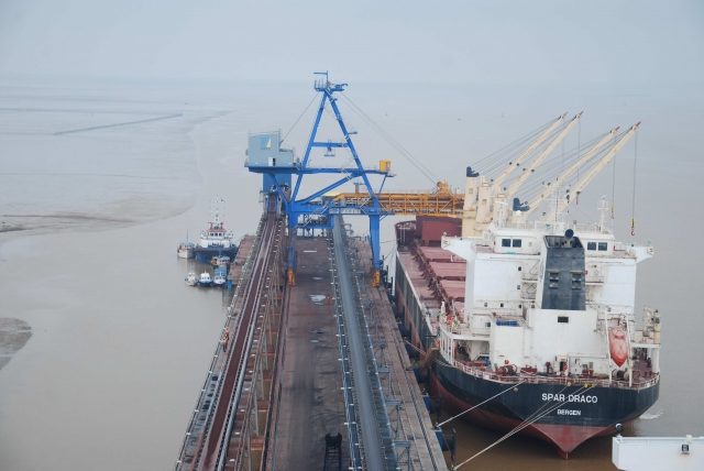 bulk carrier unloading coal dhamra port