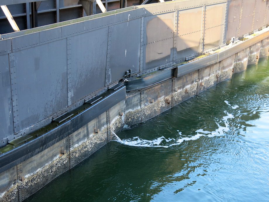 Kiel Canal Lock Gate Severely Damaged by Ship Strike, Full Replacement Needed