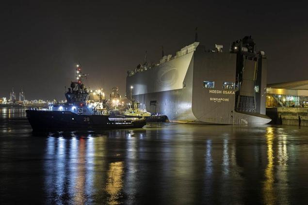 Photo courtesy and (c) Gary Davies/Maritime Photographic