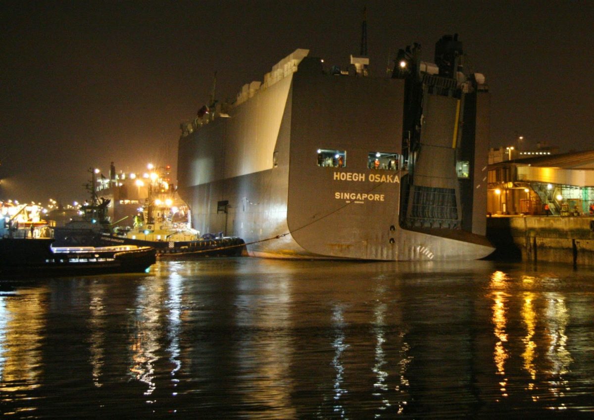 Cars Removed from Hoegh Osaka Car Carrier [VIDEO]