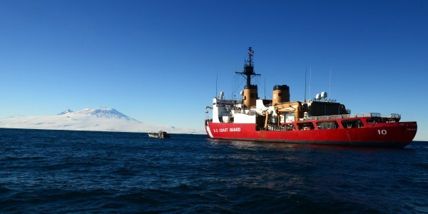 USCG Icebreaker ‘Polar Star’ Sent to Rescue Vessel Stuck in Ice Off Antarctica