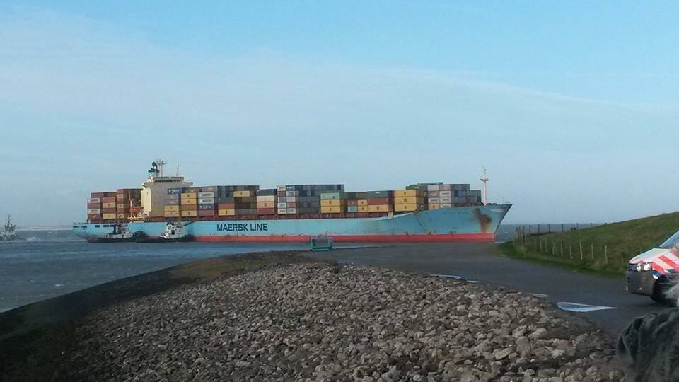 Maersk Containership Runs Aground Near Antwerp – Photos and Video