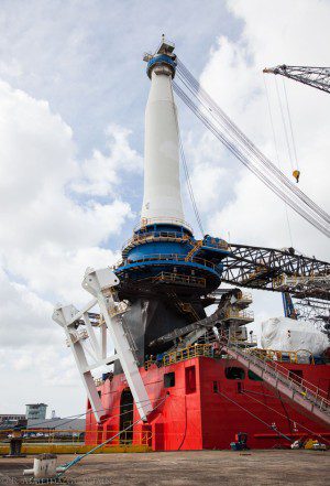 global 1200 technip offshore mast crane