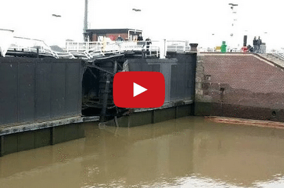 Kiel Canal Gate Severely Damaged in Ship Collision [Incident Video]