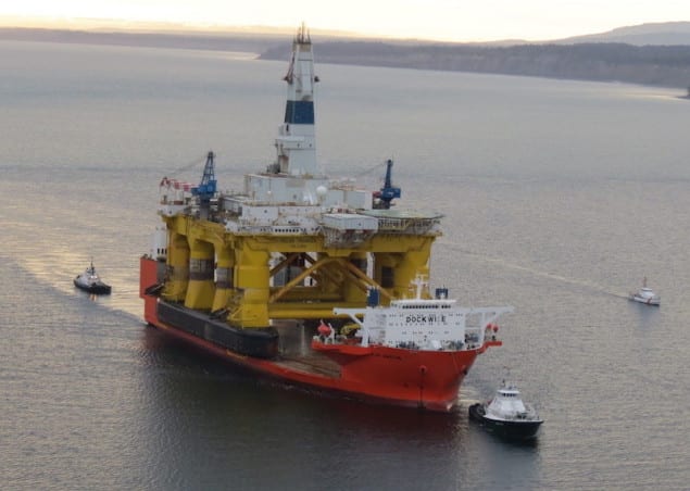 The heavy lift ship Blue Marlin carries Shell's Polar Pioneer rig in Washington, April 17, 2015. Photo: U.S. Coast Guard