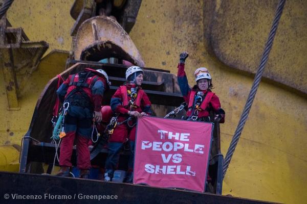 Greenpeace Activists Board Shell’s Arctic-bound Oil Rig