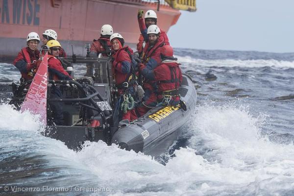 Greenpeace Activists Forced Off Shell Oil Rig