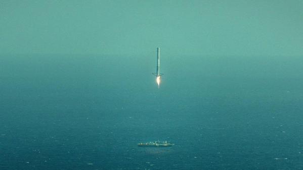 SpaceX Rocket Barely Misses Drone Ship Landing – Video