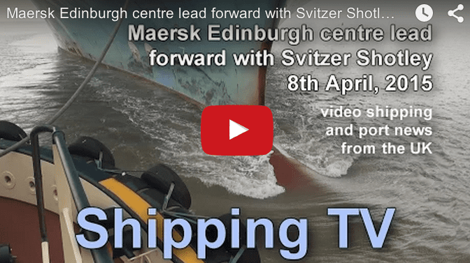 Video: Bow to Bow with Maersk Edinburgh