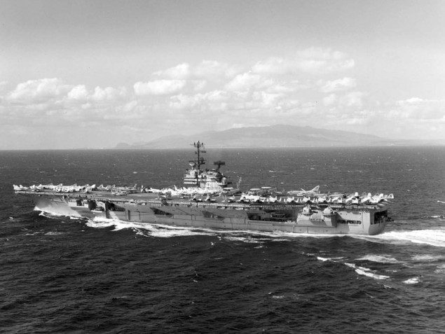 USS_Ranger_(CVA-61)_off_Hawaii_in_1967