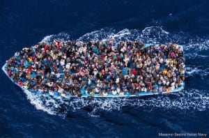 migrants italian navy