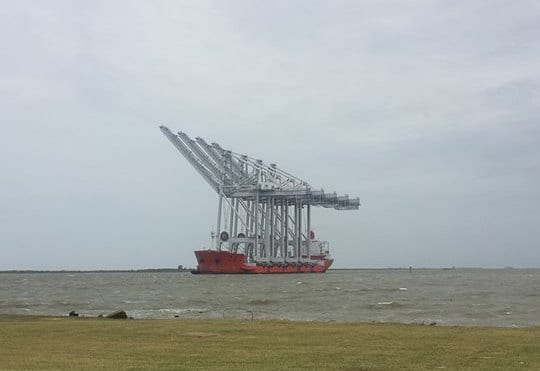 Ship Photos of the Day – Giant Cranes Arrive in Houston Ship Channel