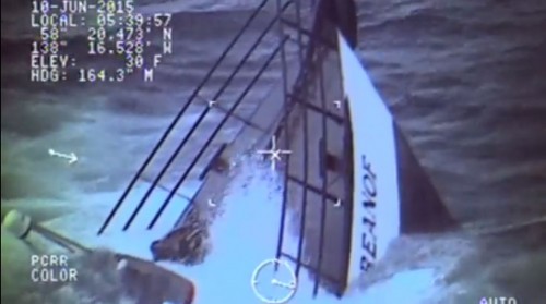 Dramatic Rescue Caught on Tape – Four Airlifted from Sinking Fishing Vessel in Gulf of Alaska