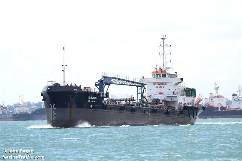 Bunker Pirates Hit Another Tanker in Malacca Strait