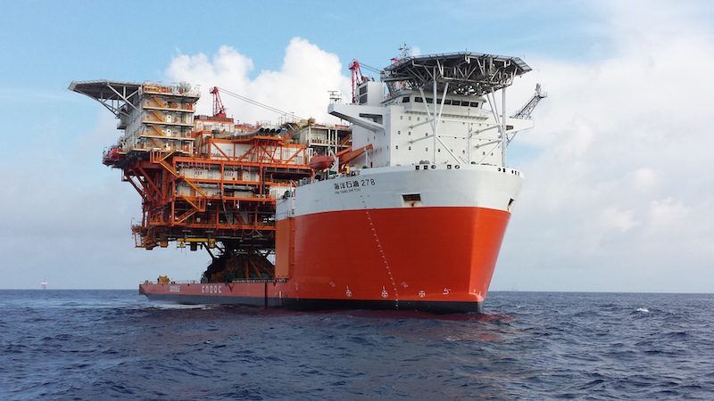 WATCH: Float-Over Topside Installation Using Dynamic Positioning