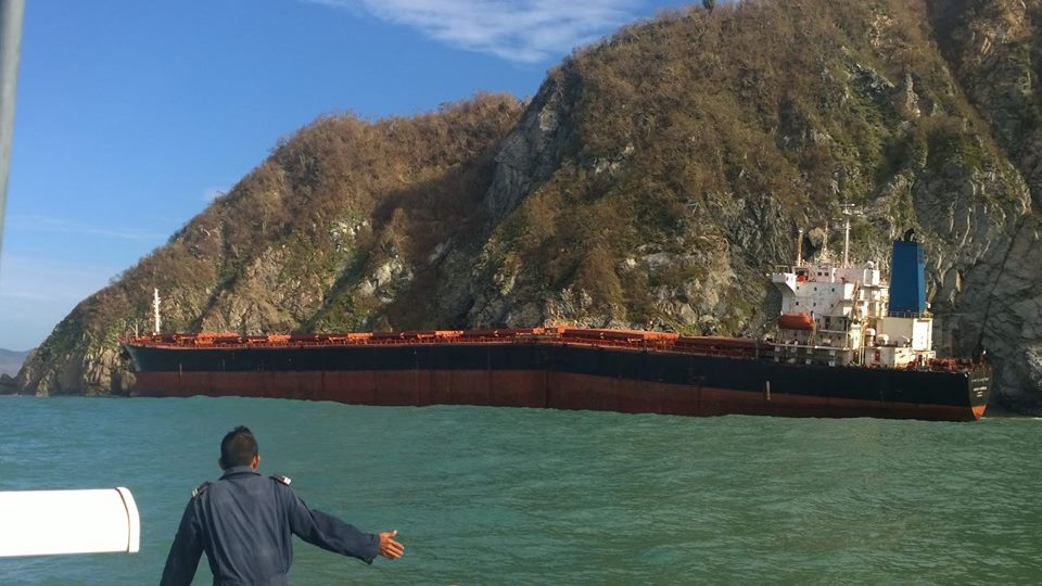 Oil Leaking from Grounded Bulk Carrier in Mexico