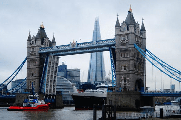 Ship Photos of the Day – Tower Bridge Escort