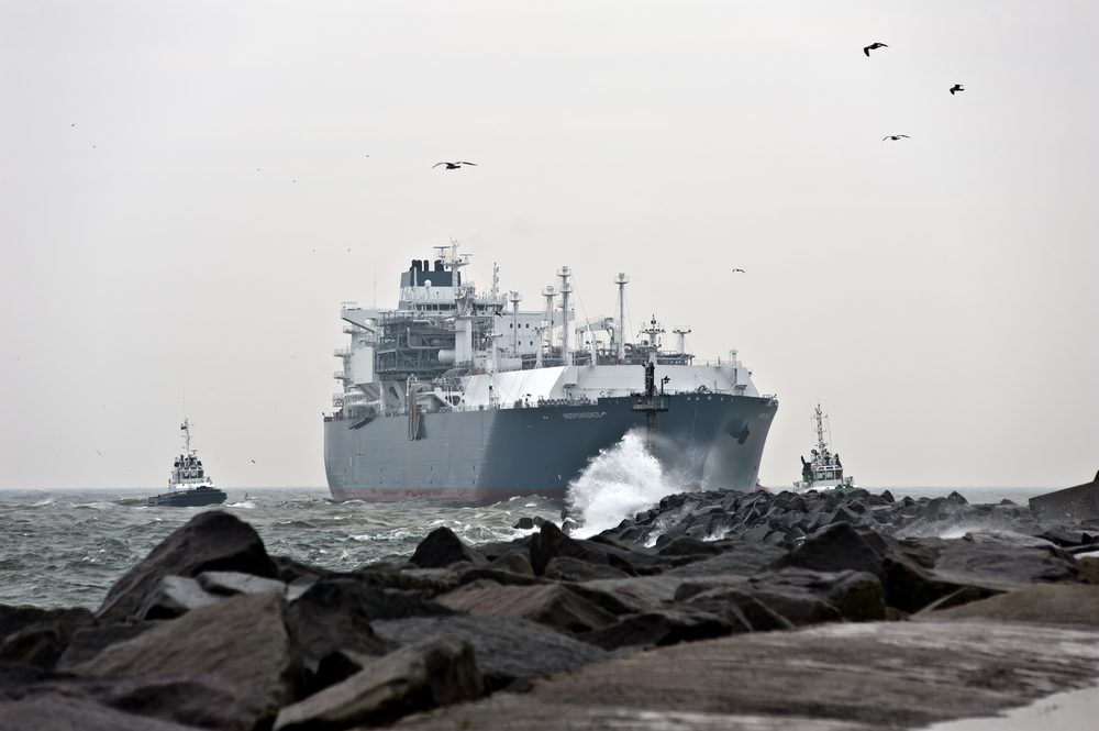 American LNG Exporters Turn to Europe as Asian Demand Sputters