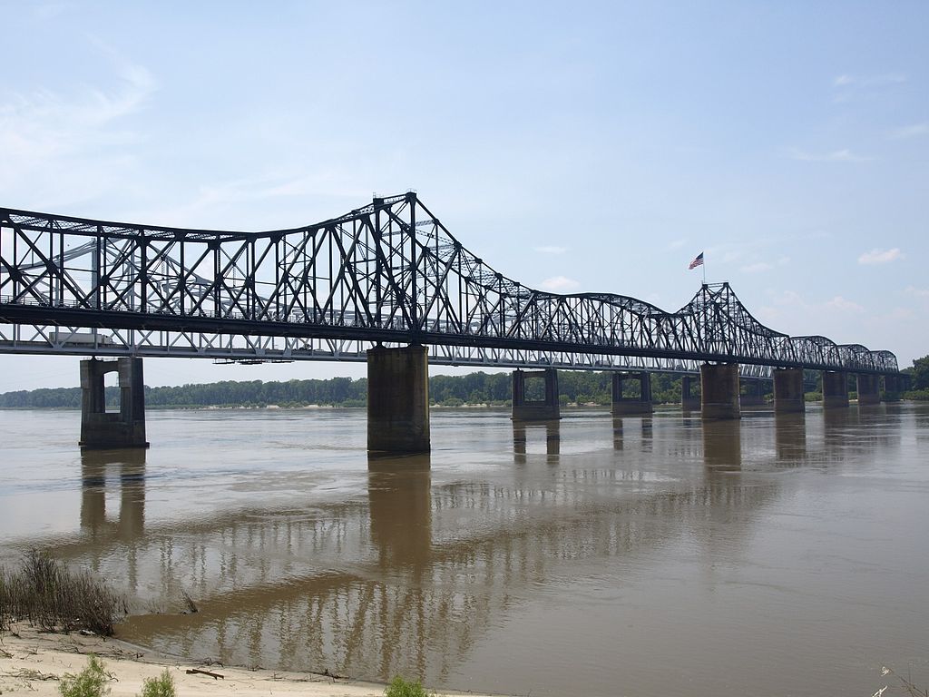 Mississippi River Bridge Hit by Three Towing Vessels in Three Days