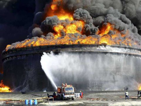 Islamic State Hits Storage Tanks at Libya’s Biggest Oil Ports
