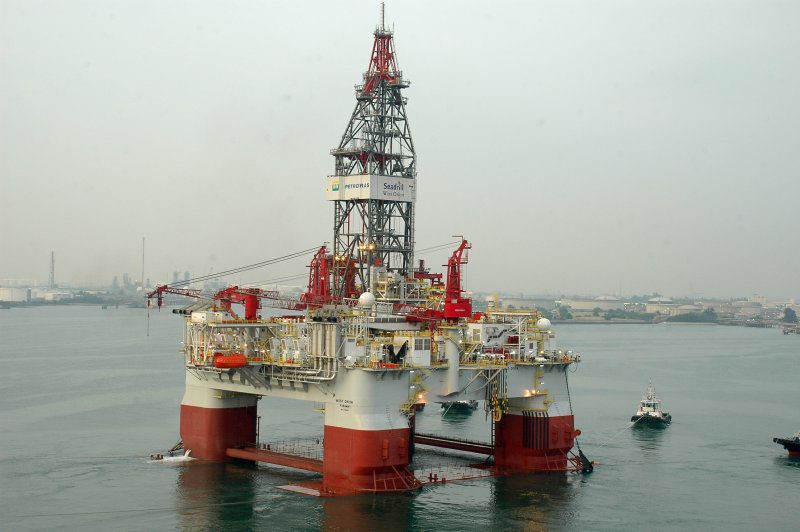 Singaporean Rig Builder Sembcorp Marine Posts First Loss Since 2003