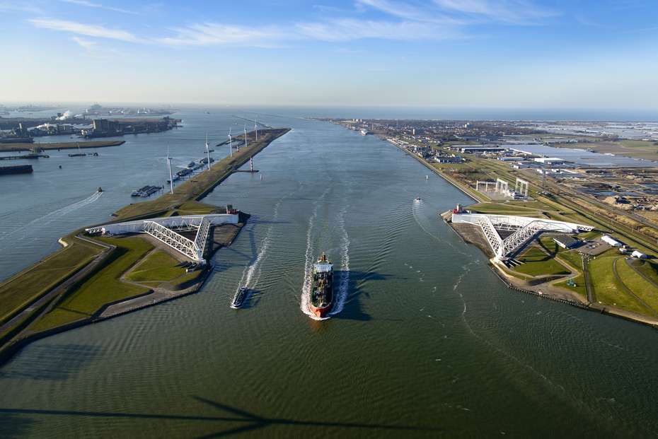 Rotterdam Port Sees Surge in Vessel Traffic Since 2007