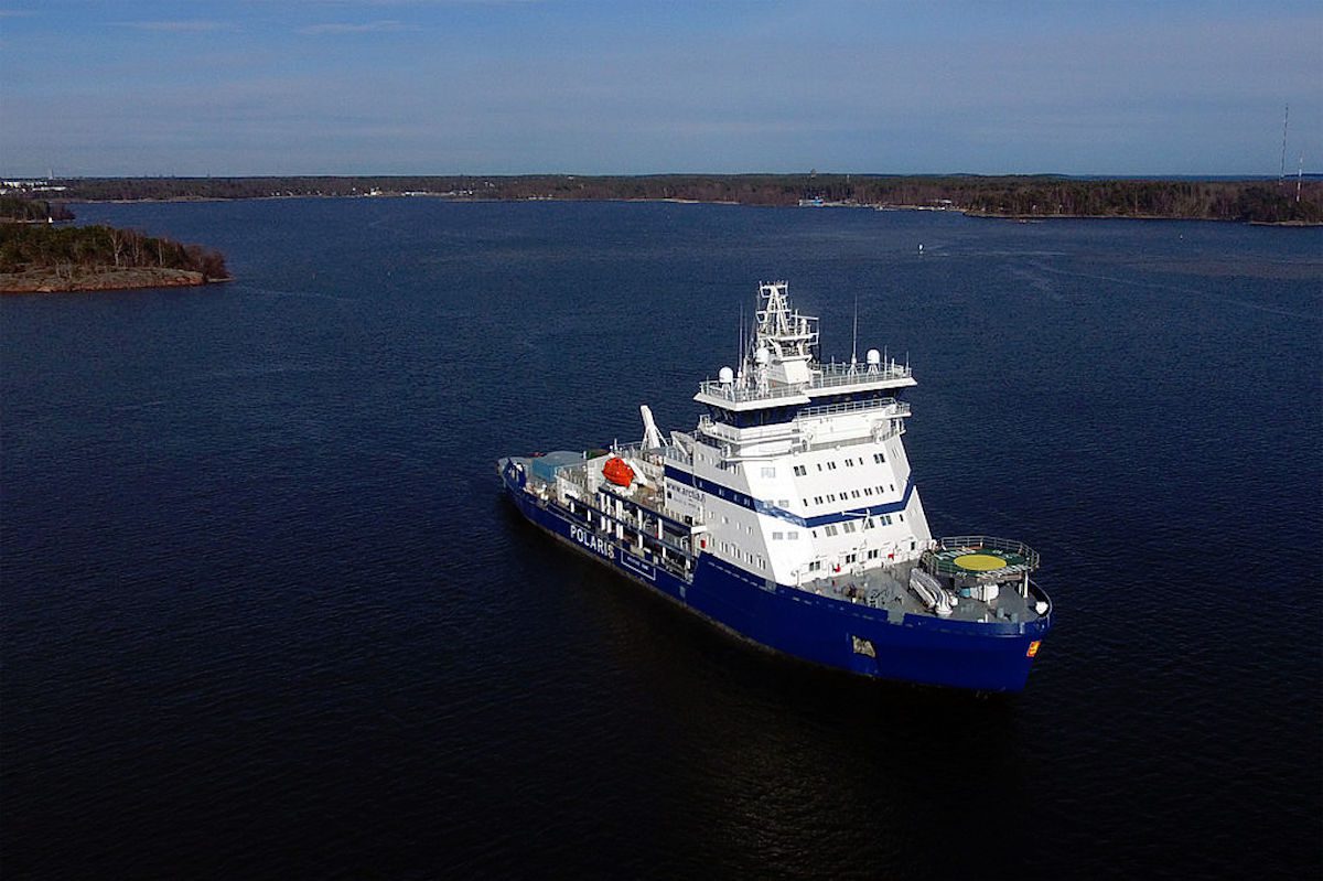 Ship Photos of the Day – World’s First LNG-Powered Icebreaker ‘Polaris’