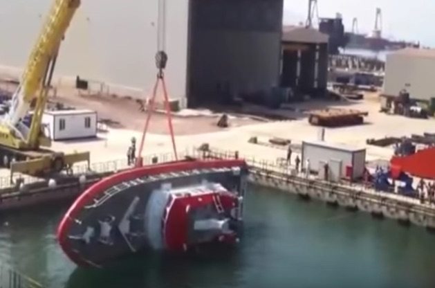Video: The Craziest Boat Launch You Will Ever See