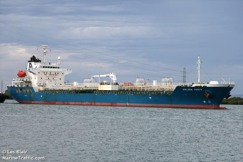 Oil Tanker Hits Three Sailboats Leaving US Northeast