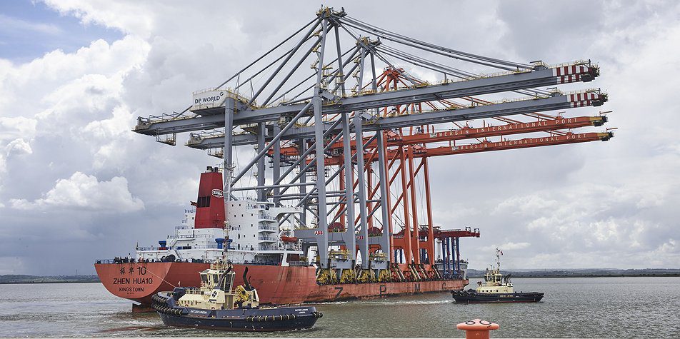 London Gateway Opens With Arrival of First Ship
