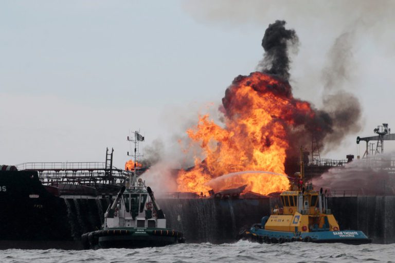 Massive Fire Engulfs Pemex Oil Tanker in Gulf of Mexico -PHOTOS - gCaptain