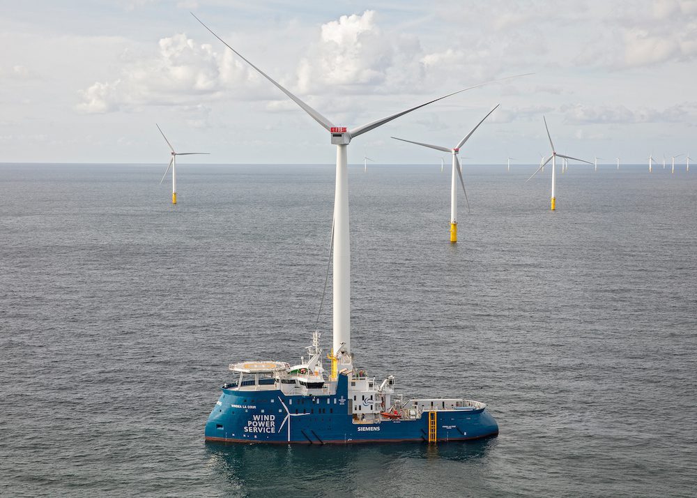 Wind Power Blows Through Nuclear, Coal as Costs Drop at Sea