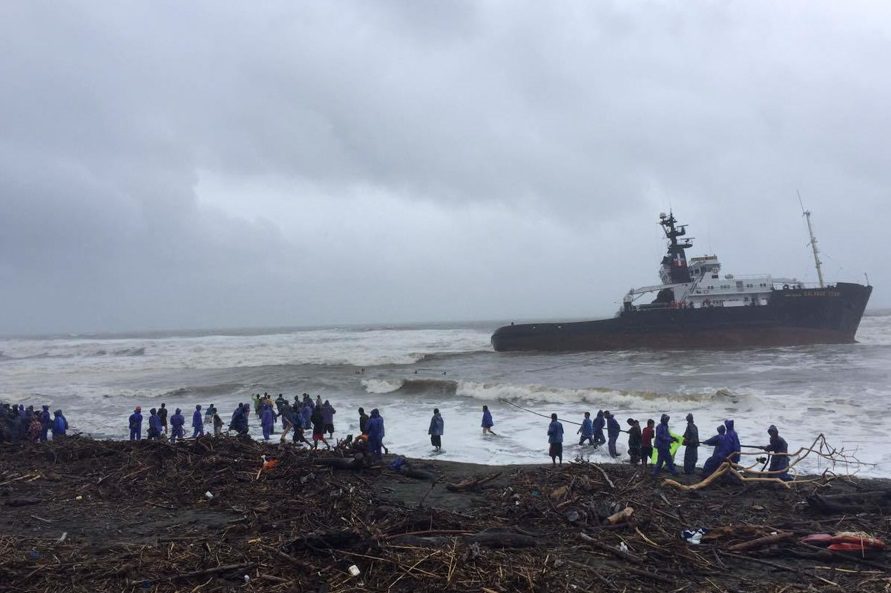 Incident Photos: Tug and Barge Aground in the Philippines