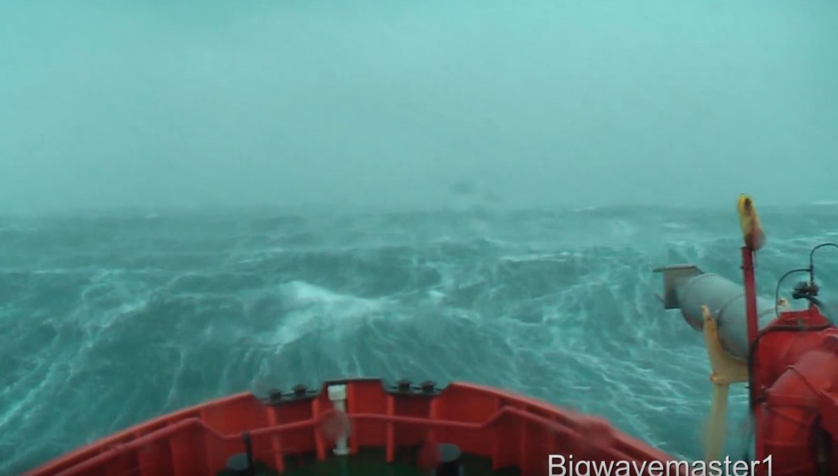 Watch: 2.5 Hours of a Ship in Heavy Seas