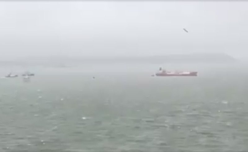 LPG Tanker Drags Anchor in Heavy Weather Off Cork, Ireland – VIDEO