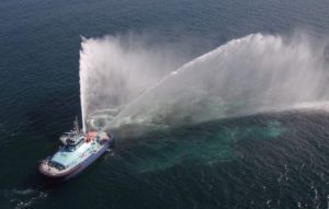 dux lng-powered tugboat