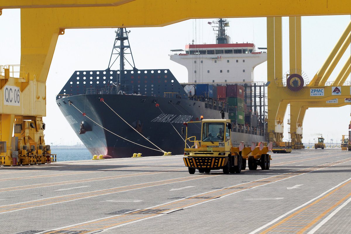 UAE Eases Qatar Shipping Ban Amid Continuing Dispute