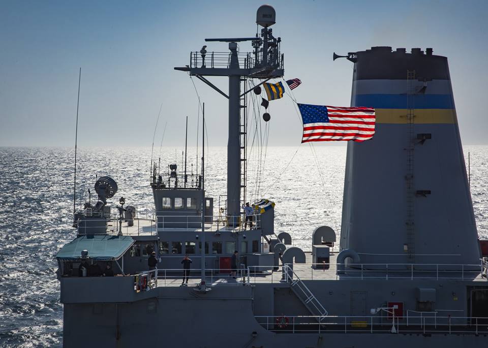 American ship-flying-US-flag