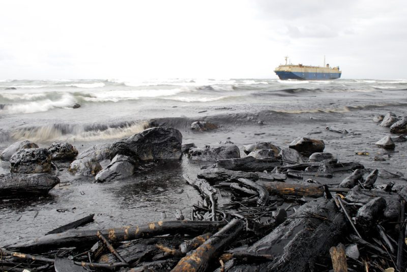 ship-oil-spill-roro