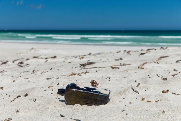 Australian Beachgoers Find World’s Oldest Message in a Bottle 132 Years After Being Tossed from German Ship