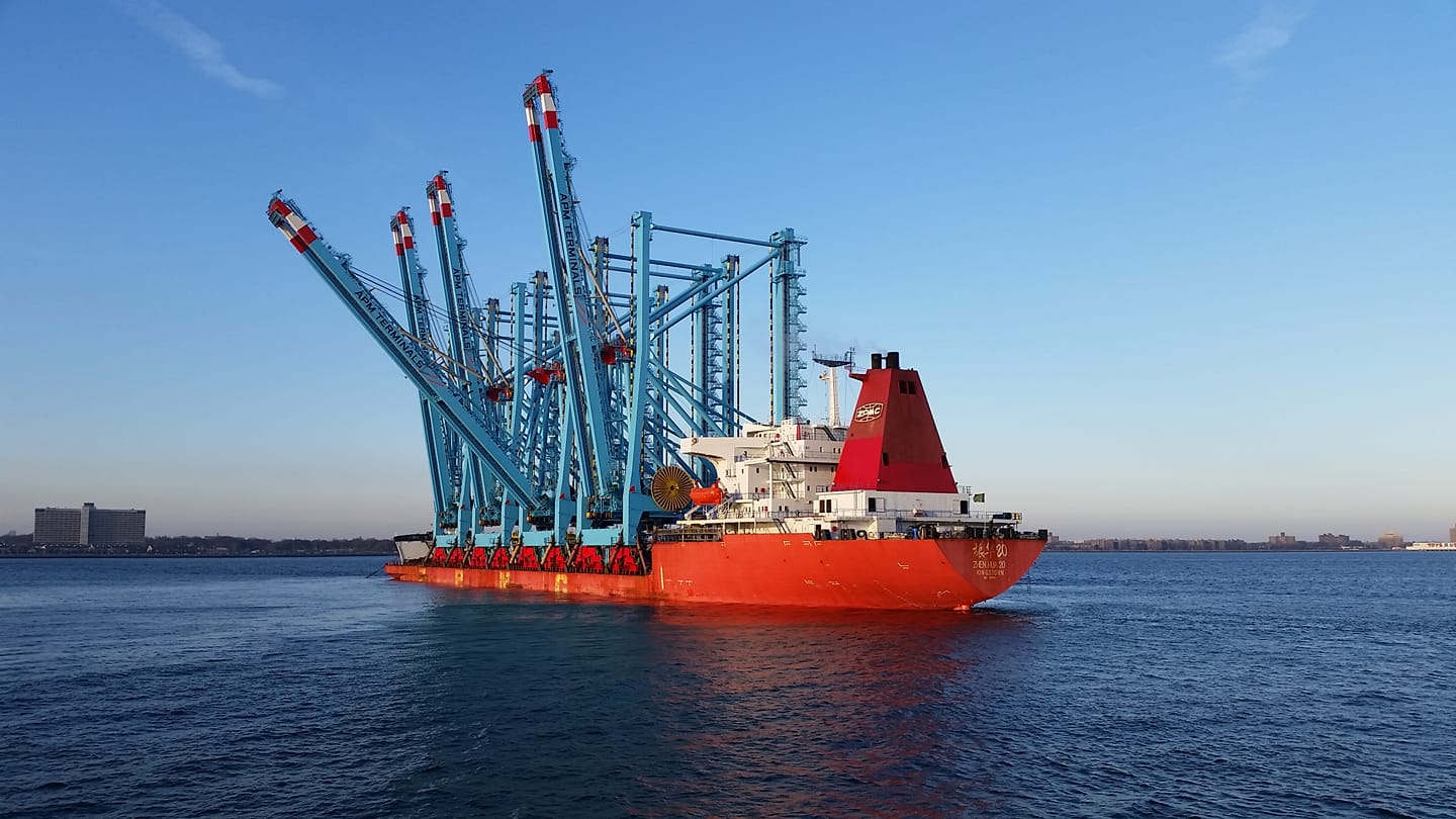 New Cranes Arrive at APM Terminals in Port of New York and New Jersey