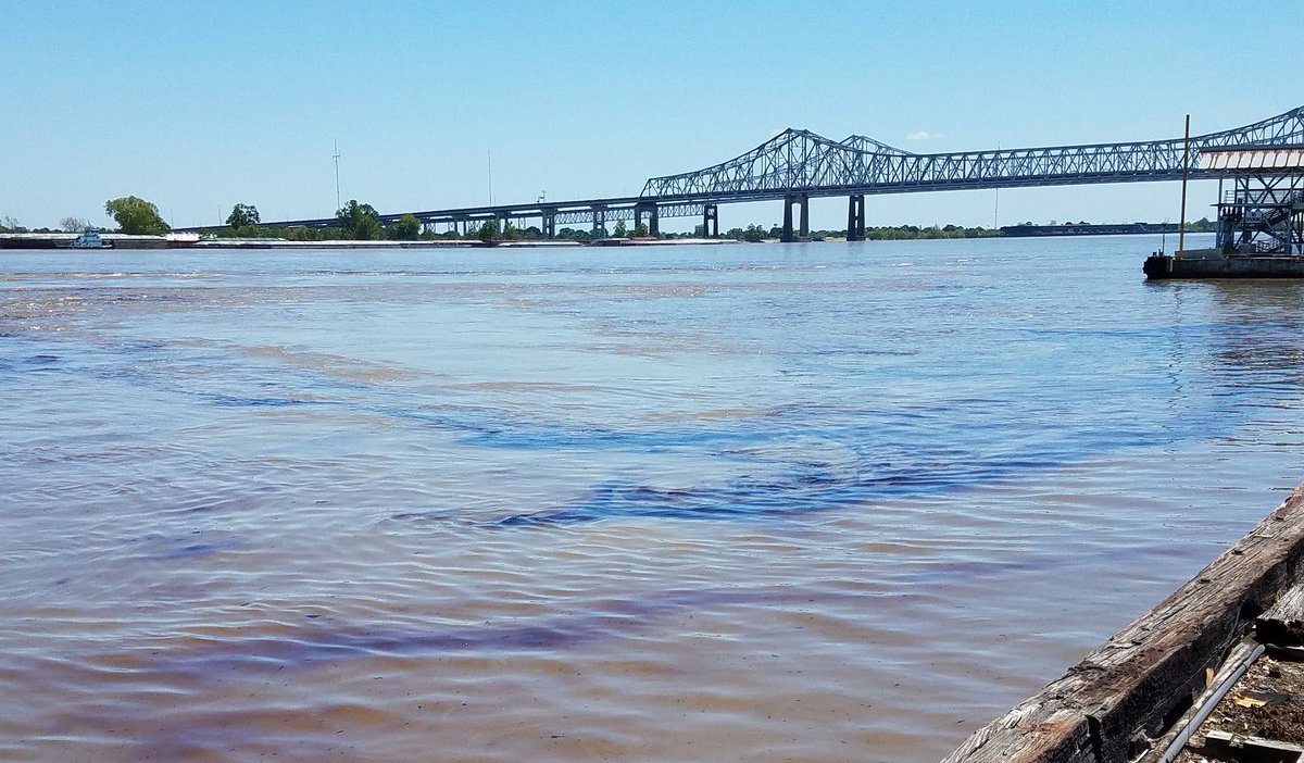 Nasty Oil Spill Closes Mississippi River Near New Orleans After Cargo Ship Hits Pier