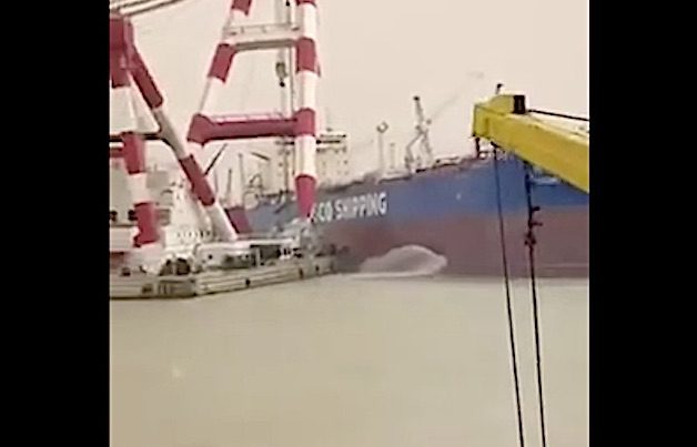Incident Video: Tanker’s Hull Punctured by Floating Crane in Iraq