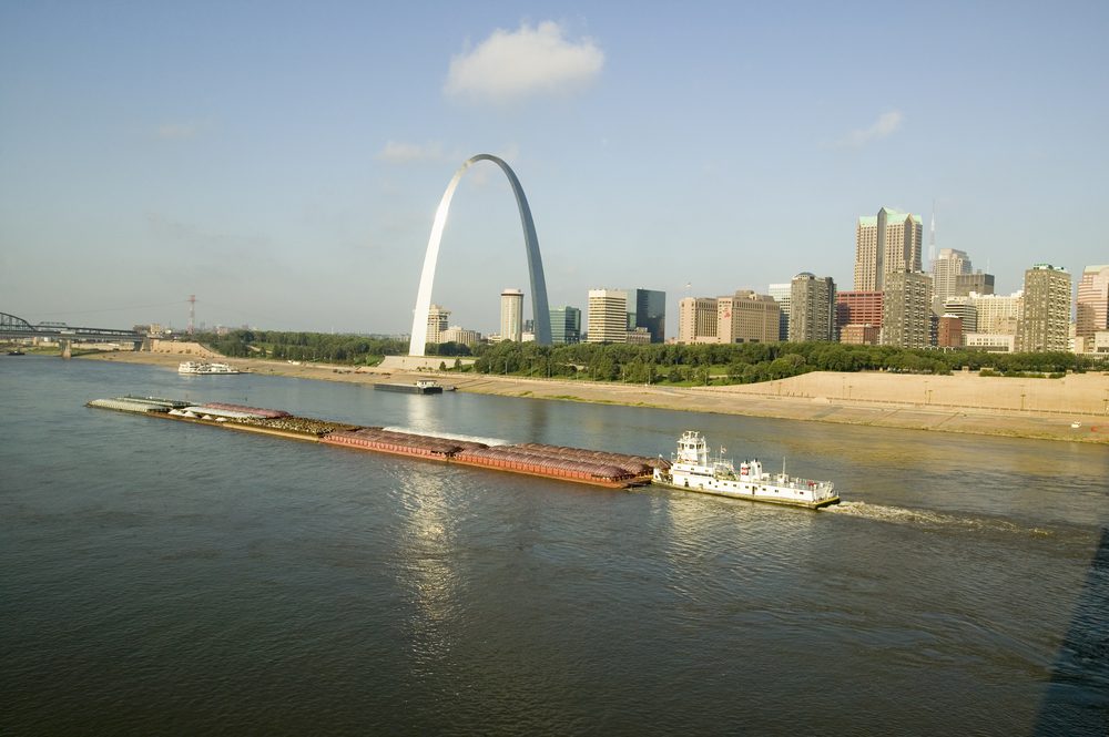 Mississippi River Vessel Traffic Halted Due to Breakaway Barges North of St. Louis -Army Corps