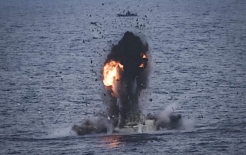 somali pirate whaler destroyer