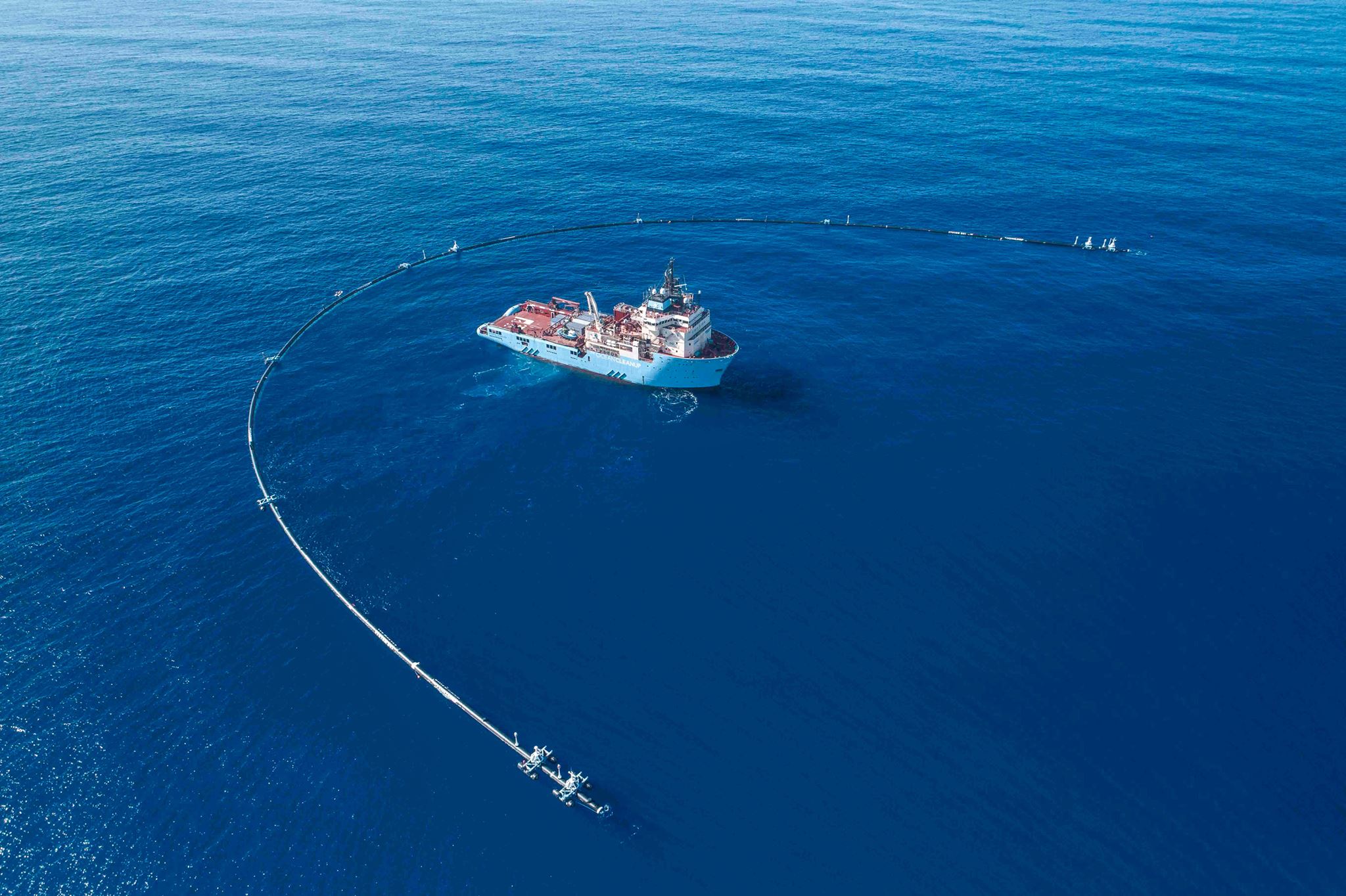After Successful Trials, Maersk Launcher Towing First Ocean Cleanup System to Great Pacific Garbage Patch