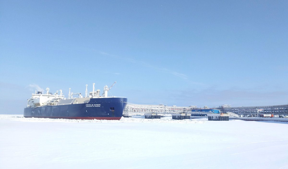 The Christophe de Margerie, an ice-class tanker fitted out to transport liquefied natural gas, is docked at the Yamal LNG facility in Arctic port of Sabetta, Yamalo-Nenets district, Russia March 30, 2017. REUTERS/Olesya Astakhova/File Photo